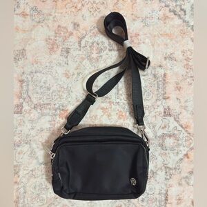 New Lululemon nylon crossbody